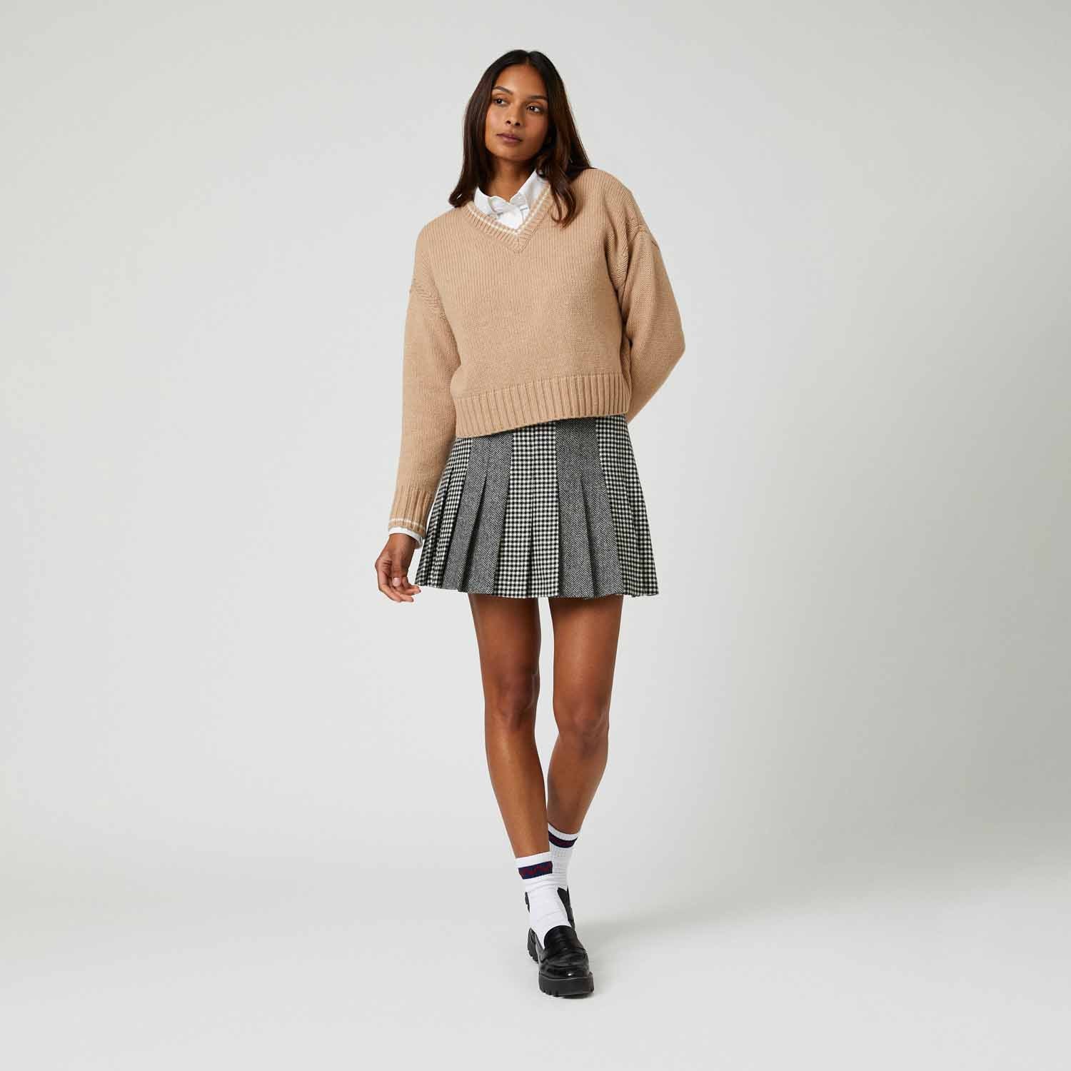 Cashmere Callie V Neck Sweater Camel - Image 4
